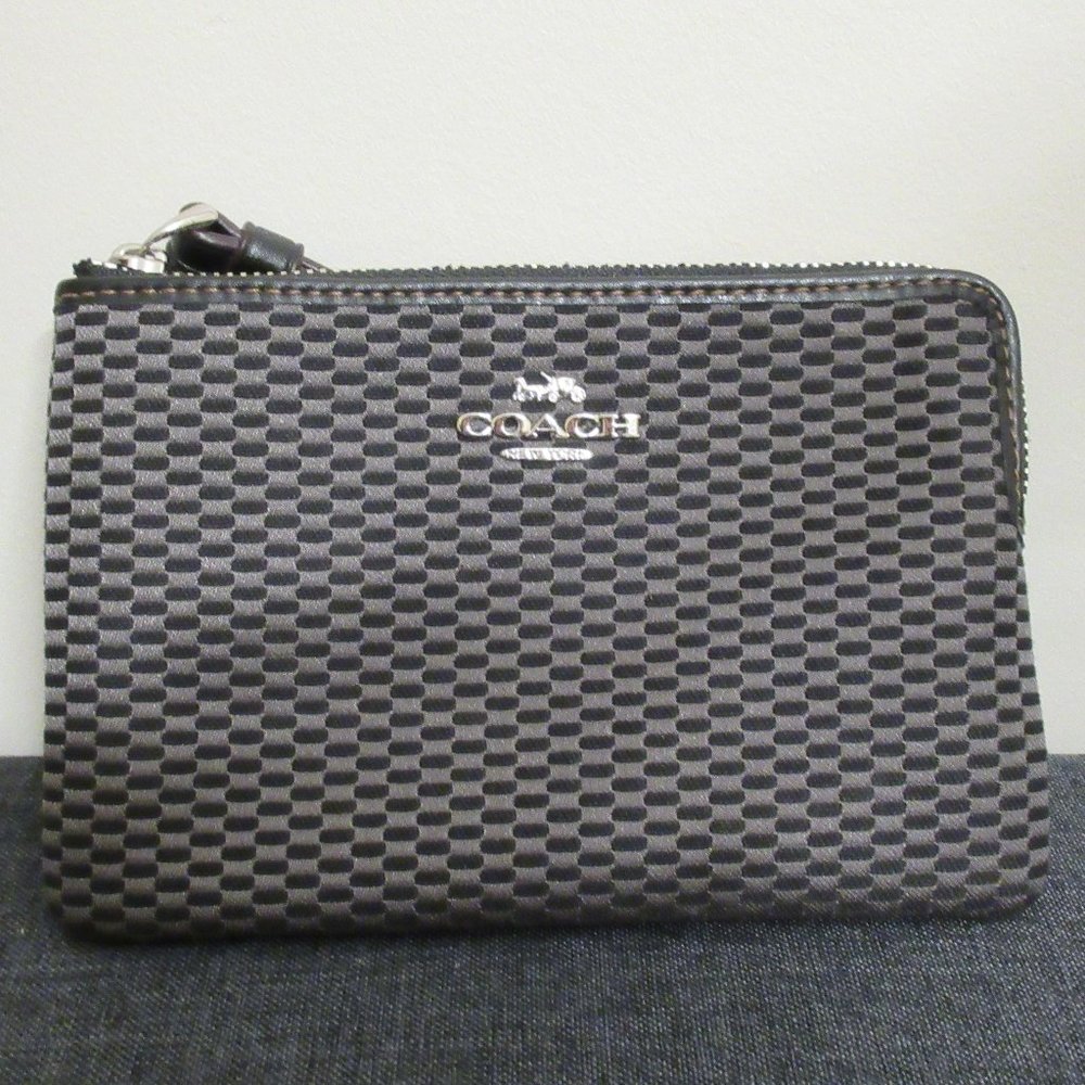 NWOT coach wristlet purse
